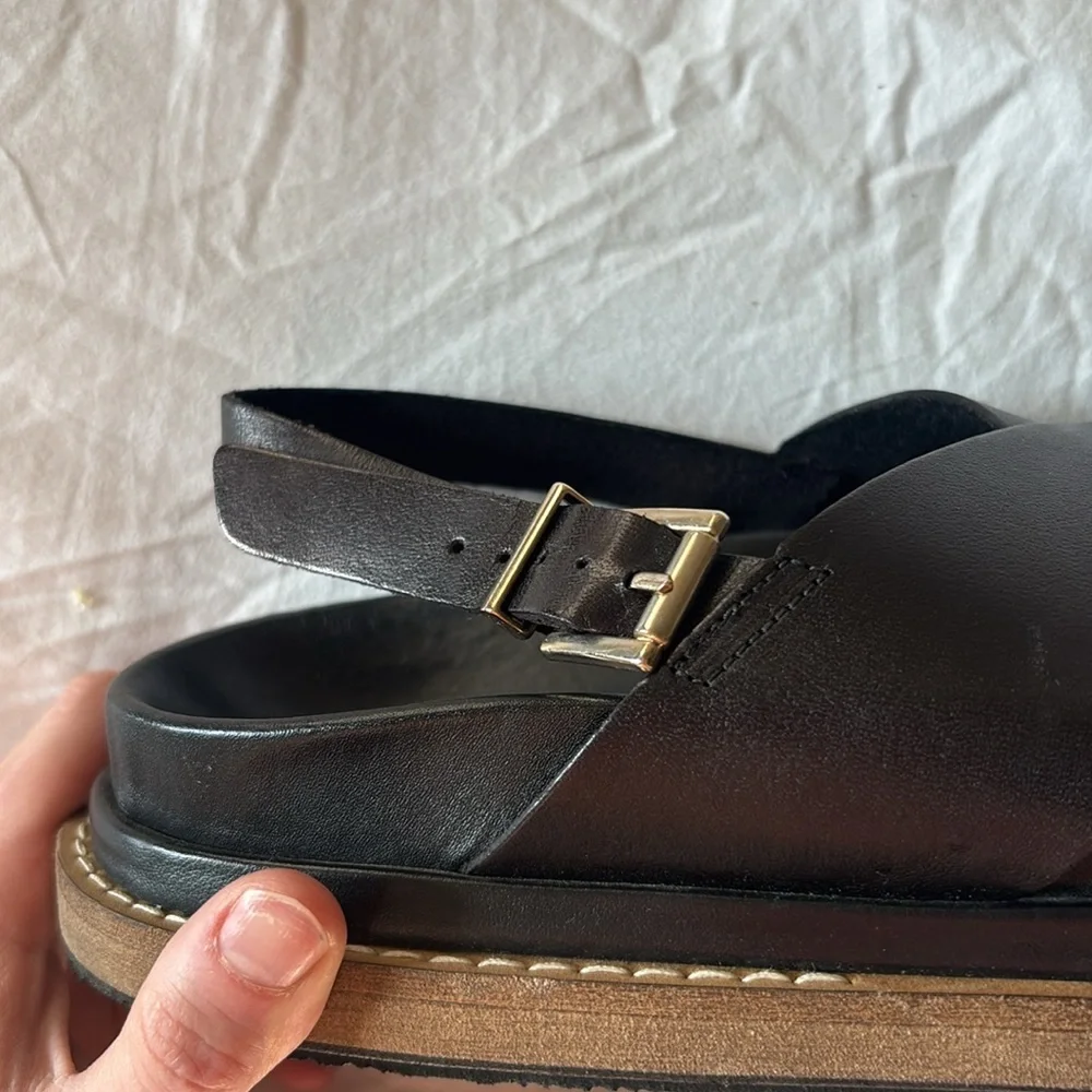 Like new - Alohas Leather Marshmallow Sandals - Picture 9 of 10
